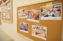 画像ギャラリー No.004のサムネイル画像 / これには歴戦の店長も納得。落ち着いた雰囲気の中で“ザリガニ（下目）”も食べられる「ガール・カフェ・ガン」コラボカフェをレポート