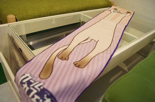 画像ギャラリー No.021のサムネイル画像 / これには歴戦の店長も納得。落ち着いた雰囲気の中で“ザリガニ（下目）”も食べられる「ガール・カフェ・ガン」コラボカフェをレポート