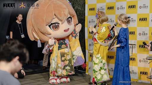 画像ギャラリー No.003のサムネイル画像 / 「勝利の女神:NIKKE」in 京都 2026 開催記念,ニデック京都タワーがNIKKE特別カラーにライトアップ。点灯式開催レポートを公開