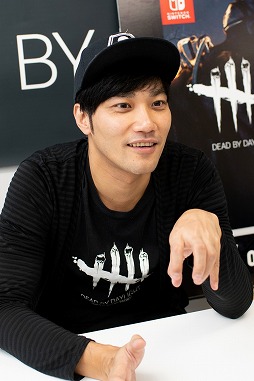 画像ギャラリー No.021のサムネイル画像 / Switch版「Dead by Daylight」で今から遊びはじめる人へ向けて，ランク1の腕前を誇るお笑い芸人伊藤こう大さんからサバイバーのコツを教わってきた