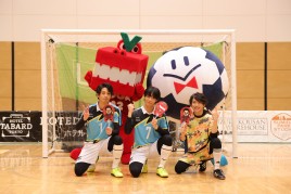 画像ギャラリー No.004のサムネイル画像 / 「フットサルボーイズ!!!!!」,アニメ放送記念の大型広告が新宿駅に登場