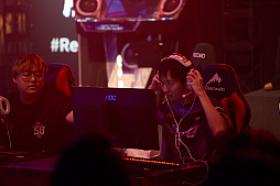 画像ギャラリー No.052のサムネイル画像 / eスポーツ東西対抗戦,開催。「Red Bull 5G 2022 FINALS」現地観戦レポート