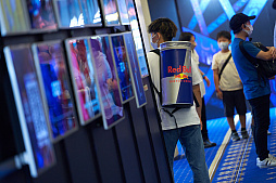 画像ギャラリー No.053のサムネイル画像 / eスポーツ東西対抗戦,開催。「Red Bull 5G 2022 FINALS」現地観戦レポート