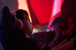 画像ギャラリー No.070のサムネイル画像 / eスポーツ東西対抗戦,開催。「Red Bull 5G 2022 FINALS」現地観戦レポート