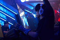 画像ギャラリー No.074のサムネイル画像 / eスポーツ東西対抗戦,開催。「Red Bull 5G 2022 FINALS」現地観戦レポート