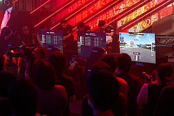 画像ギャラリー No.079のサムネイル画像 / eスポーツ東西対抗戦,開催。「Red Bull 5G 2022 FINALS」現地観戦レポート