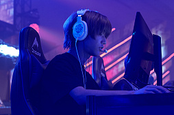 画像ギャラリー No.115のサムネイル画像 / eスポーツ東西対抗戦,開催。「Red Bull 5G 2022 FINALS」現地観戦レポート