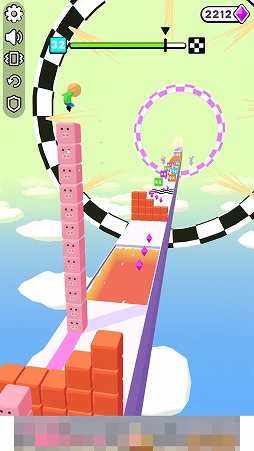 画像ギャラリー No.009のサムネイル画像 / 積み重ねたキューブに乗ってゴールを目指そう。アクションゲーム「キューブ・サーファー」を紹介する「(ほぼ)日刊スマホゲーム通信」第2322回