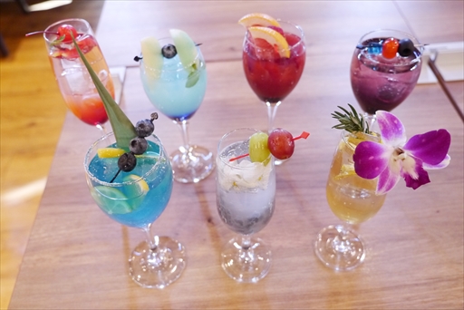 画像ギャラリー No.021のサムネイル画像 / カプコンカフェ「デビル メイ クライ」シリーズ20周年記念コラボ試食レポート。歴代キャラクターたちがデフォルメされてグッズに!