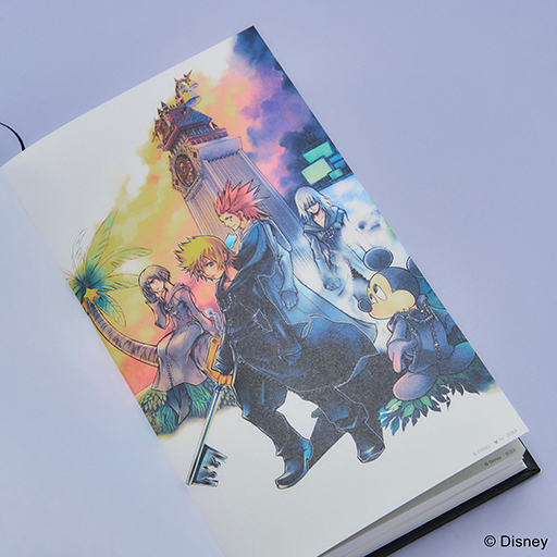 画像ギャラリー No.013のサムネイル画像 / 「キングダム ハーツ」のステーショナリーアイテムシリーズから新商品が登場。ロクサスが付けていた日記を同じ日付で楽しめる日記帳など