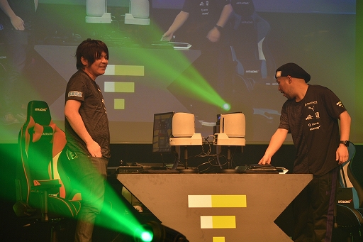 画像ギャラリー No.012のサムネイル画像 / バーチャの公式大会「VIRTUA FIGHTER esports CHALLENGE CUP SEASON_1【3rd】FINAL」レポート。プロライセンスを獲得したのはレオラオ選手＆ヨゴ選手