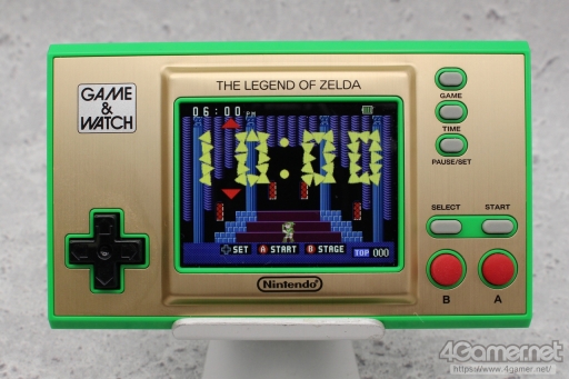 画像ギャラリー No.029のサムネイル画像 / 「ゲーム&ウオッチ ゼルダの伝説」を“1989年のGame & Watch ZELDA”とともに遊ぶ。新世代G&Wは,時計としての使いやすさにも満足