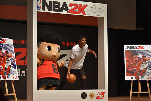 画像ギャラリー No.004のサムネイル画像 / 「NBA 2K22」,八村 塁選手が飾る日本限定パッケージカバーがお披露目された記者発表会レポート