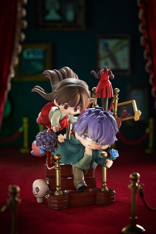画像ギャラリー No.001のサムネイル画像 / 「Ib（イヴ）」のイヴとギャリーがジオラマ付きデフォルメフィギュアに。2025年1月に発売，予約受付を開始