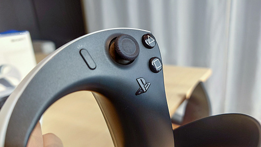 画像ギャラリー No.038のサムネイル画像 / PlayStation VR2が編集部に到着! 気になるヘッドセットの重量や細部の仕様をチェックしてみた