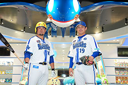 画像ギャラリー No.011のサムネイル画像 / 「ポケモンボールパーク ヨコハマ」が6月30日に開幕。選手たちが着用するピカチュウヘルメット，キャップのデザインも公開に