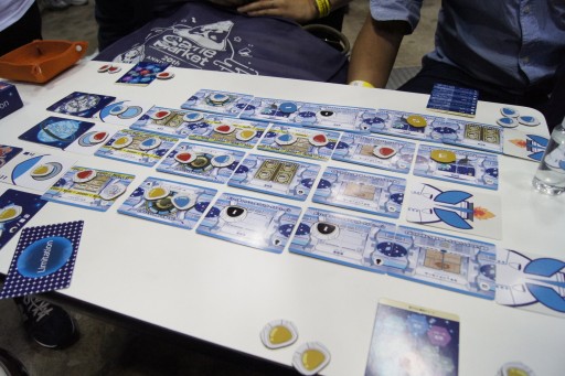 画像ギャラリー No.012のサムネイル画像 / ついに試遊卓が復活した「ゲームマーケット2022秋」。会場で遊べた新作タイトルから，オススメ6作をまとめて紹介