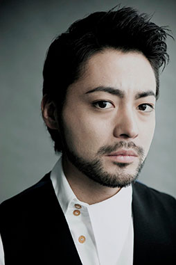 画像ギャラリー No.002のサムネイル画像 / ゲストは俳優の山田孝之さん。新作アプリ「アスタータタリクス」の特別生放送を5月18日21：00頃に実施