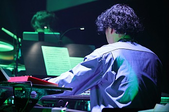画像ギャラリー No.006のサムネイル画像 / 「SQ F.O.E band LIVE2023 from『世界樹の迷宮I・II・III HD REMASTER』」をレポート。昼公演では,ゲストの作曲家・古代祐三氏にトラブル発生?