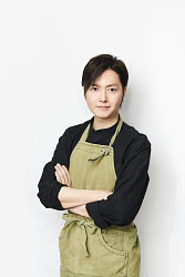 画像ギャラリー No.002のサムネイル画像 / 「ユニコーンオーバーロード」,ふわふわ卵のオムライスを料理研究家のリュウジさんが再現するコラボ動画を公開