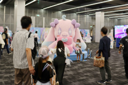 画像ギャラリー No.003のサムネイル画像 / 2m超の特大ムギちゃんやステージイベントで大盛り上がり！　「アイプリワールド2025」をレポート