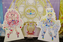 画像ギャラリー No.034のサムネイル画像 / 2m超の特大ムギちゃんやステージイベントで大盛り上がり！　「アイプリワールド2025」をレポート