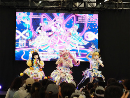 画像ギャラリー No.045のサムネイル画像 / 2m超の特大ムギちゃんやステージイベントで大盛り上がり！　「アイプリワールド2025」をレポート