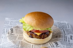 画像ギャラリー No.011のサムネイル画像 / 「龍が如く8外伝 Pirates in Hawaii」と「スパリゾートハワイアンズ」のコラボイベント,3月3日から4月20日まで開催