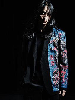 画像ギャラリー No.002のサムネイル画像 / 「WILDSIDE YOHJI YAMAMOTO」,龍が如くスタジオとのコラボ第2弾を4月23日に発売。ジャケットとシャツの計6型をラインナップ