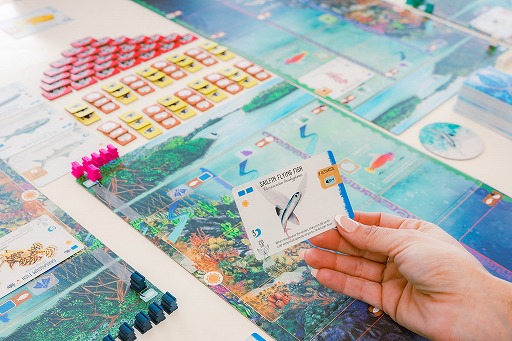 画像ギャラリー No.002のサムネイル画像 / 鳥の次はお魚。人気ボドゲ「WINGSPAN」続編の「FINSPAN」が海外で1月22日発売へ。基本要素はそのままに，より遊びやすく調整された作品