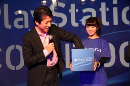 画像ギャラリー No.043のサムネイル画像 / PlayStation 4のカウントダウンイベントが銀座で開催。多数のゲームクリエイターや著名人が集結した会場の模様をレポート