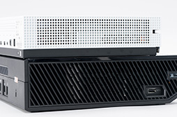画像ギャラリー No.012のサムネイル画像 / 「Xbox One S」分解レポート。内部構造のシンプルさは維持しつつ，カスタムAPUの低消費電力効果を小型化に活かしたマシンだった