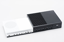 画像ギャラリー No.017のサムネイル画像 / 「Xbox One S」分解レポート。内部構造のシンプルさは維持しつつ，カスタムAPUの低消費電力効果を小型化に活かしたマシンだった