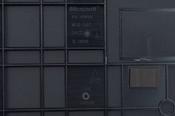 画像ギャラリー No.027のサムネイル画像 / 「Xbox One S」分解レポート。内部構造のシンプルさは維持しつつ，カスタムAPUの低消費電力効果を小型化に活かしたマシンだった