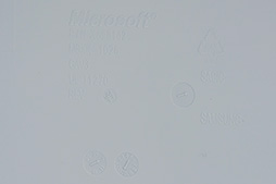 画像ギャラリー No.034のサムネイル画像 / 「Xbox One S」分解レポート。内部構造のシンプルさは維持しつつ，カスタムAPUの低消費電力効果を小型化に活かしたマシンだった