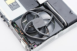 画像ギャラリー No.039のサムネイル画像 / 「Xbox One S」分解レポート。内部構造のシンプルさは維持しつつ，カスタムAPUの低消費電力効果を小型化に活かしたマシンだった