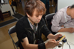 画像ギャラリー No.005のサムネイル画像 / ［SIGGRAPH ASIA］スマホゲームで本格的なフォースフィードバックを実現？ 謎のデバイス「ThirdHand」を体験してみた