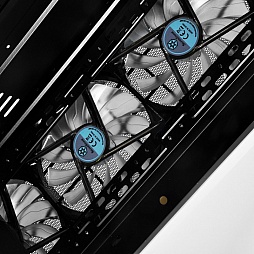 画像ギャラリー No.007のサムネイル画像 / フロント3連ファンが目を惹くSilverStoneのゲーマー向けATXケース「Primera Series PM01」,国内発売決定