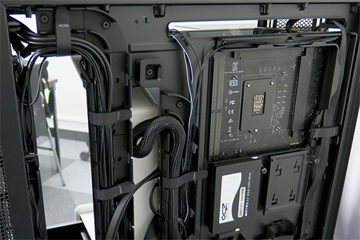 画像ギャラリー No.008のサムネイル画像 / クラウドベースの機械学習でファンを制御? NZXTがゲーマー向けPCケース「H700i」などを発表