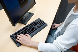画像ギャラリー No.007のサムネイル画像 / 4Gamerのキーボードレビューをプロゲーマーのdelave氏が新たに担当。まずは既存のキースイッチを一斉テストのうえ，レビュー方針を大いに語る