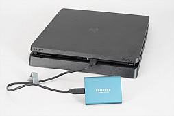 画像ギャラリー No.009のサムネイル画像 / 【PR】USBで挿すだけでPS4のロード時間を短縮! Samsungの外付けSSD「Portable SSD T5」をPS4で試してみた