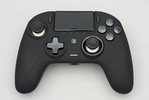 画像ギャラリー No.008のサムネイル画像 / PC&PS4用ゲームパッド「Revolution Unlimited Pro Controller」レビュー。カスタマイズ可能なゲームパッド新製品の進化点をチェック