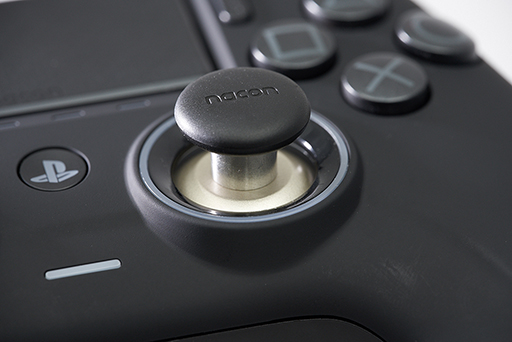 画像ギャラリー No.013のサムネイル画像 / PC&PS4用ゲームパッド「Revolution Unlimited Pro Controller」レビュー。カスタマイズ可能なゲームパッド新製品の進化点をチェック