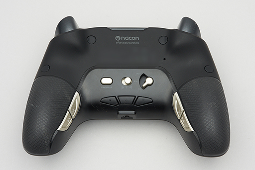 画像ギャラリー No.023のサムネイル画像 / PC&PS4用ゲームパッド「Revolution Unlimited Pro Controller」レビュー。カスタマイズ可能なゲームパッド新製品の進化点をチェック
