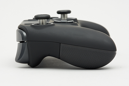 画像ギャラリー No.055のサムネイル画像 / PC&PS4用ゲームパッド「Revolution Unlimited Pro Controller」レビュー。カスタマイズ可能なゲームパッド新製品の進化点をチェック