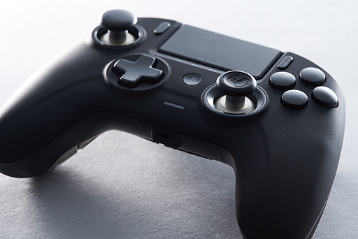 画像ギャラリー No.056のサムネイル画像 / PC&PS4用ゲームパッド「Revolution Unlimited Pro Controller」レビュー。カスタマイズ可能なゲームパッド新製品の進化点をチェック