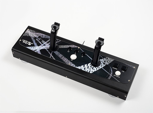 画像ギャラリー No.001のサムネイル画像 / 入手のラストチャンス! PS4用ツインスティックが期間限定で一般販売。価格は税込約6万円