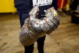画像ギャラリー No.030のサムネイル画像 / 「DARK SOULS II」の剣術指導をしたジェイ・ノイズ氏に「騎士道剣術」を教えてもらった。中世文化を伝えるティンタジェルの門を叩く