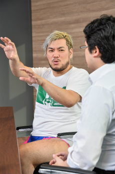 画像ギャラリー No.023のサムネイル画像 / 【PR】男色ディーノ選手がデバッグ業務に挑戦。適性テストの結果はいかに？ デジタルハーツの“エキスパートデバッガー”に突撃取材も