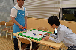 画像ギャラリー No.033のサムネイル画像 / ゲームも工作もプログラミングも楽しめる! ソニーの小型ロボット「toio」体験レポート